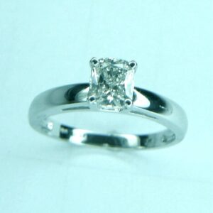 14K-WG 3/4CT DIAMOND CUSHION CUT SOLIATIRE-APPROX METAL WT 3.45 GM (TNX)